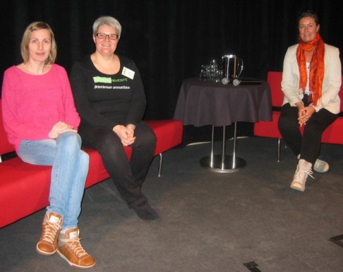 Ammattijärjestäjät paneelissa, vasemmalta oikealle: Sandy Talarmo, Maria Laitinen ja Susie Kousa. (KUVA: Eeva-Riitta Halonen)